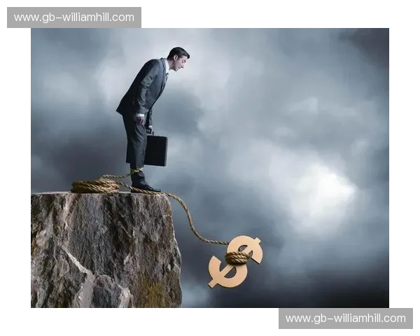 红魔惊雷：重温世俱杯恒大vs世界豪门的那些巅峰热血时刻